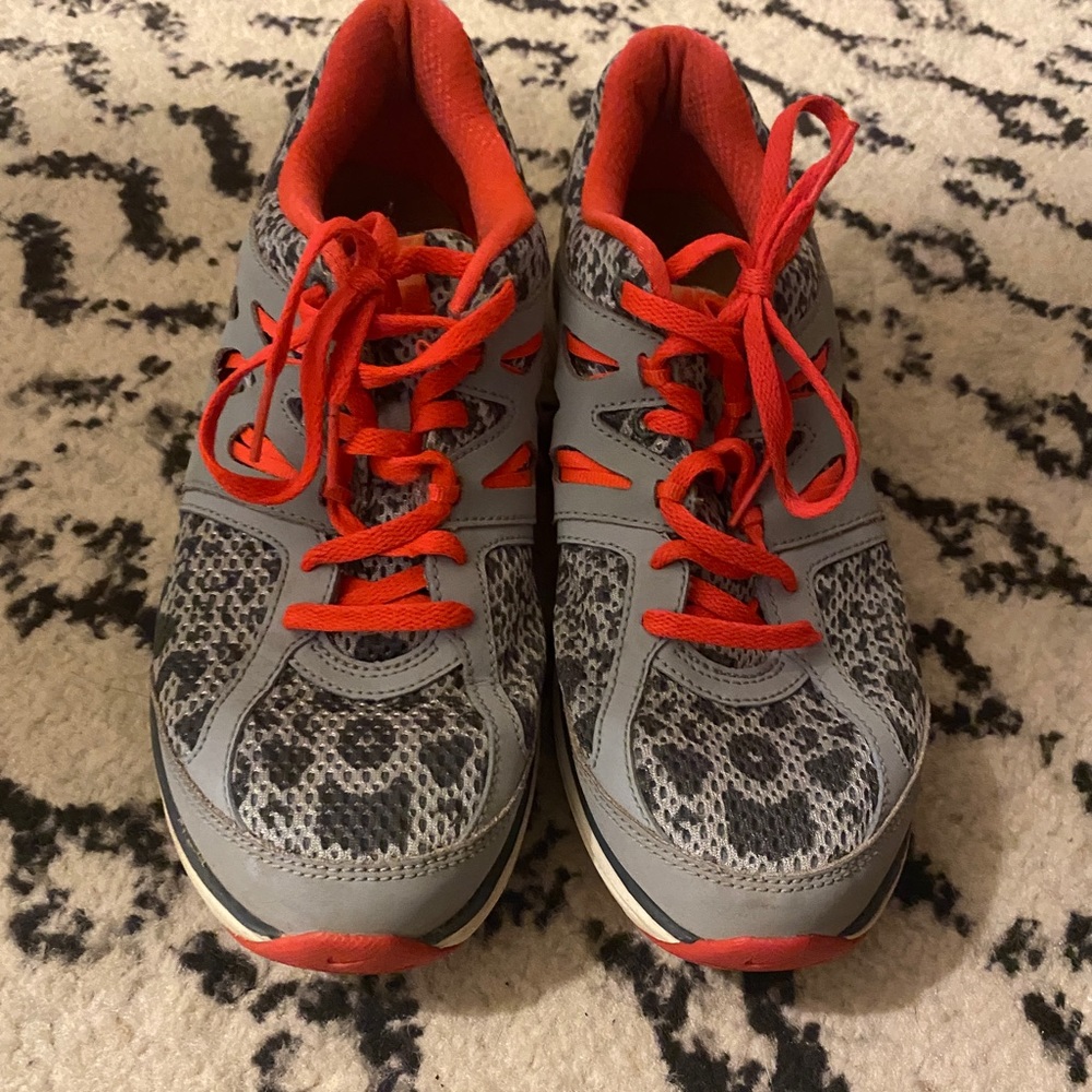 Nike Women’s Dual Fusion Running Training Shoes Gray Pink  Size 8 - Picture 2 of 7